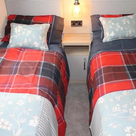 Luxury New 3 Bed Caravan With Stunning Sea View On Private Beach In Thorness Bay Porchfield  Exterior photo