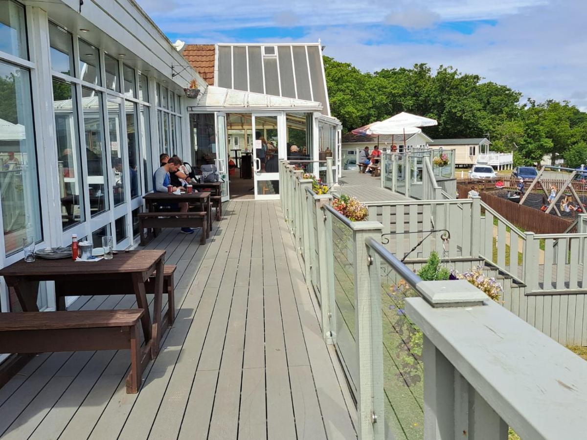 Luxury New 3 Bed Caravan With Stunning Sea View On Private In Thorness Bay Ferienhaus *