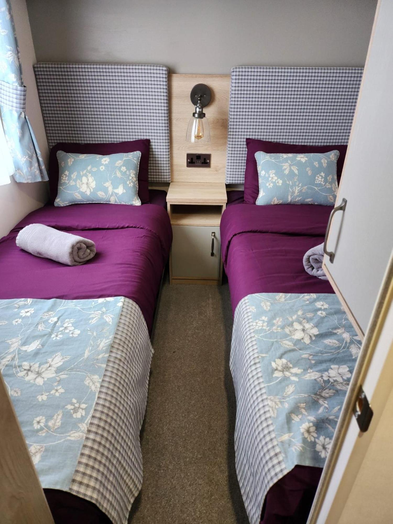Luxury New 3 Bed Caravan With Stunning Sea View On Private In Thorness Bay Ferienhaus *