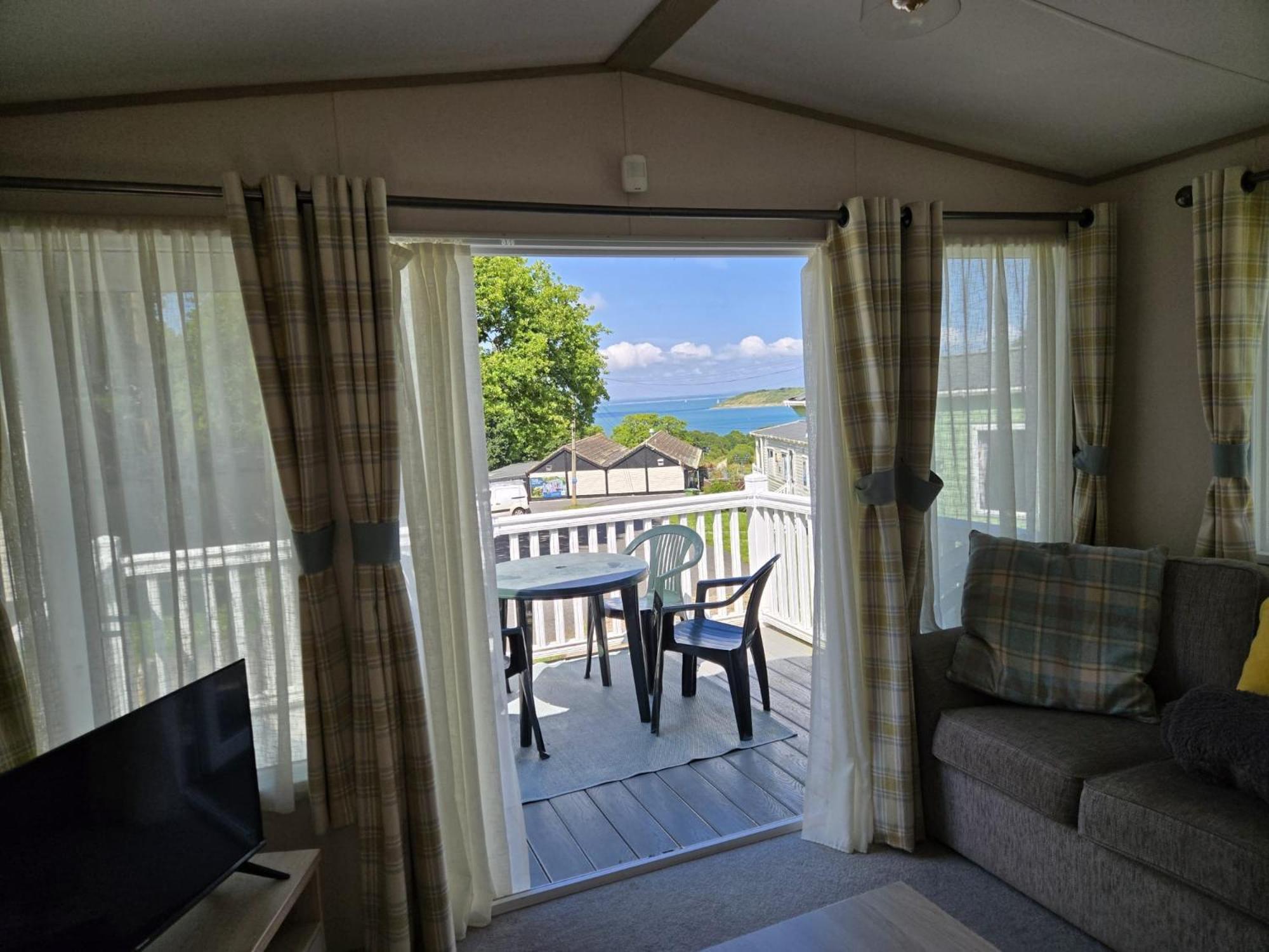 Luxury New 3 Bed Caravan With Stunning Sea View On Private In Thorness Bay * Porchfield (Isle of Wight)